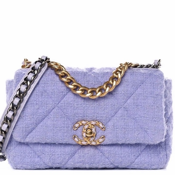 Chanel 19 Bag new in box mirco chip - Picture 1 of 4